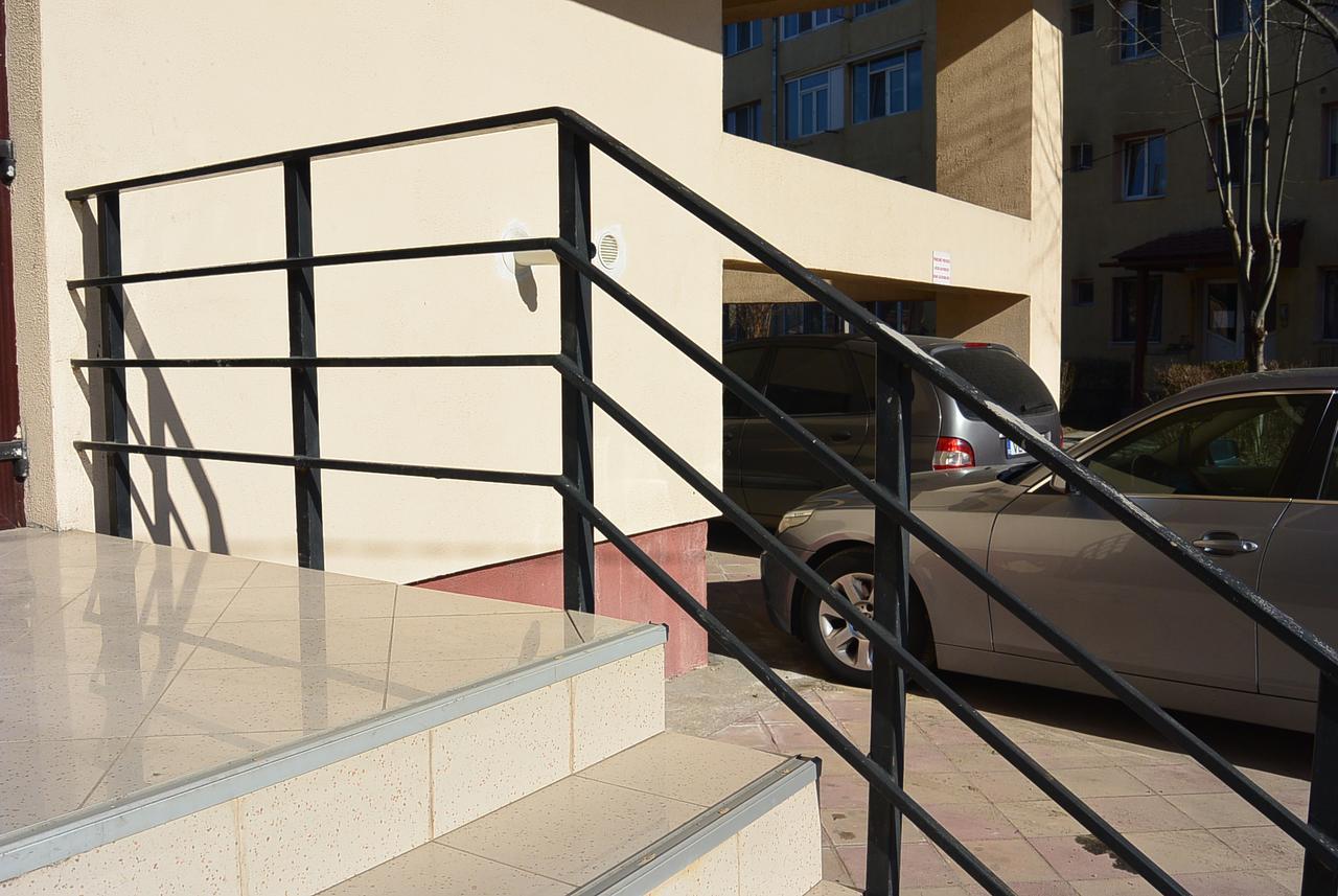 Star Apart Râmnicu Vâlcea Zewnętrze zdjęcie